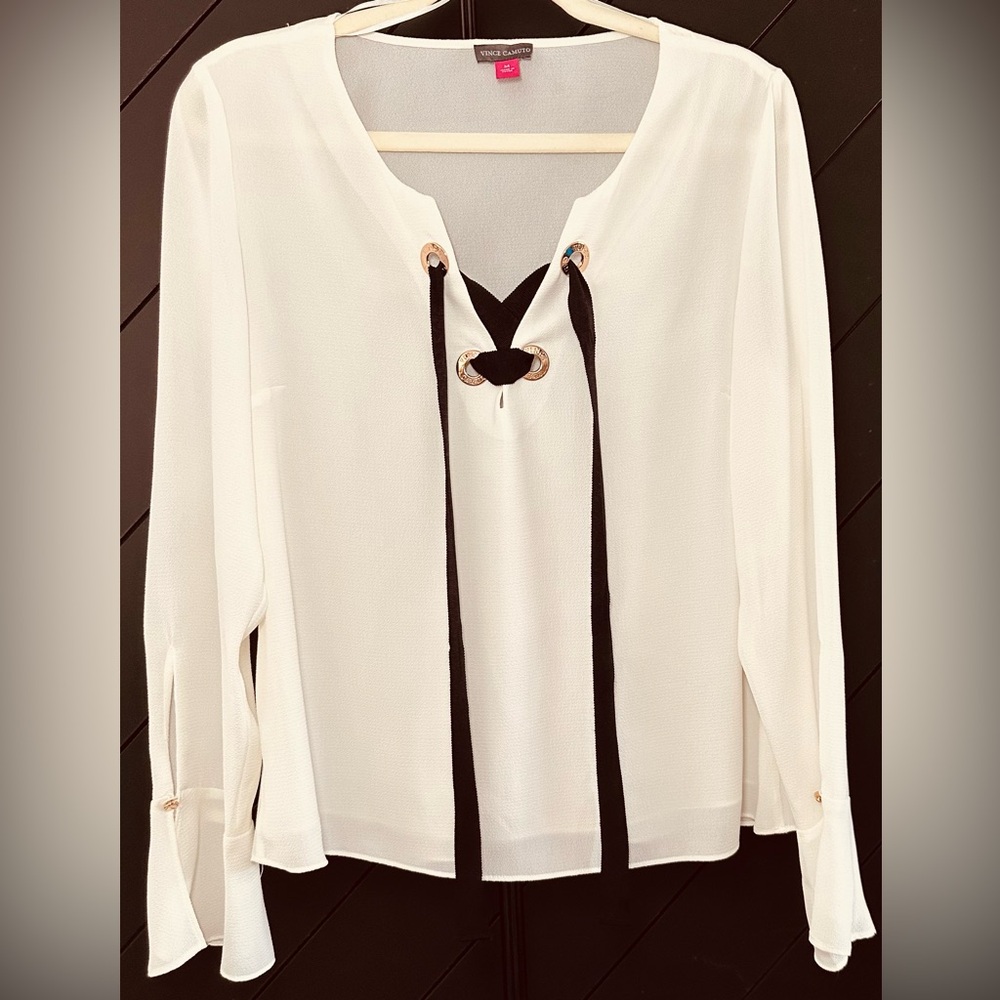 Vince Camuto Cream Blouse Black Bow Tie Neck Gold Hardware Flare Sleeve Medium